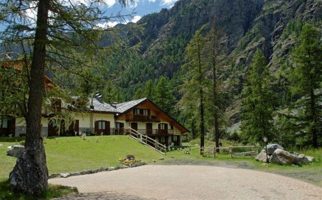 Residence Dei Walser Gressoney-la-Trinité Esterno foto